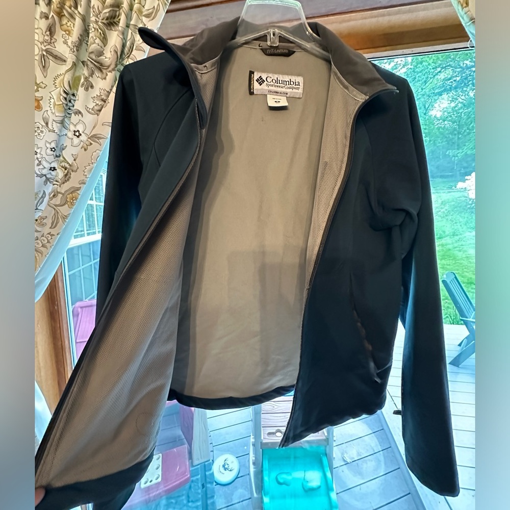 Men’s M Columbia Titanium Jacket. - Picture 5 of 7
